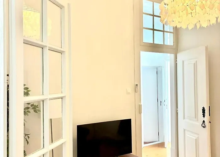Sj2d Spacious & Cosy With Ac! Near To Augusta Arch In Baixa-chiado, Lis Downtown! *